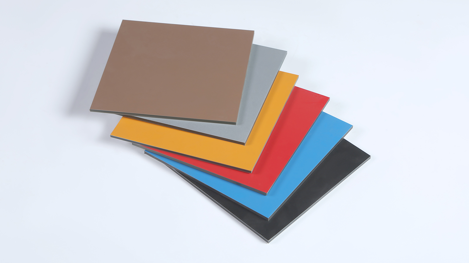 铝塑板抗压性强，为高层建筑提供更加稳固的保障