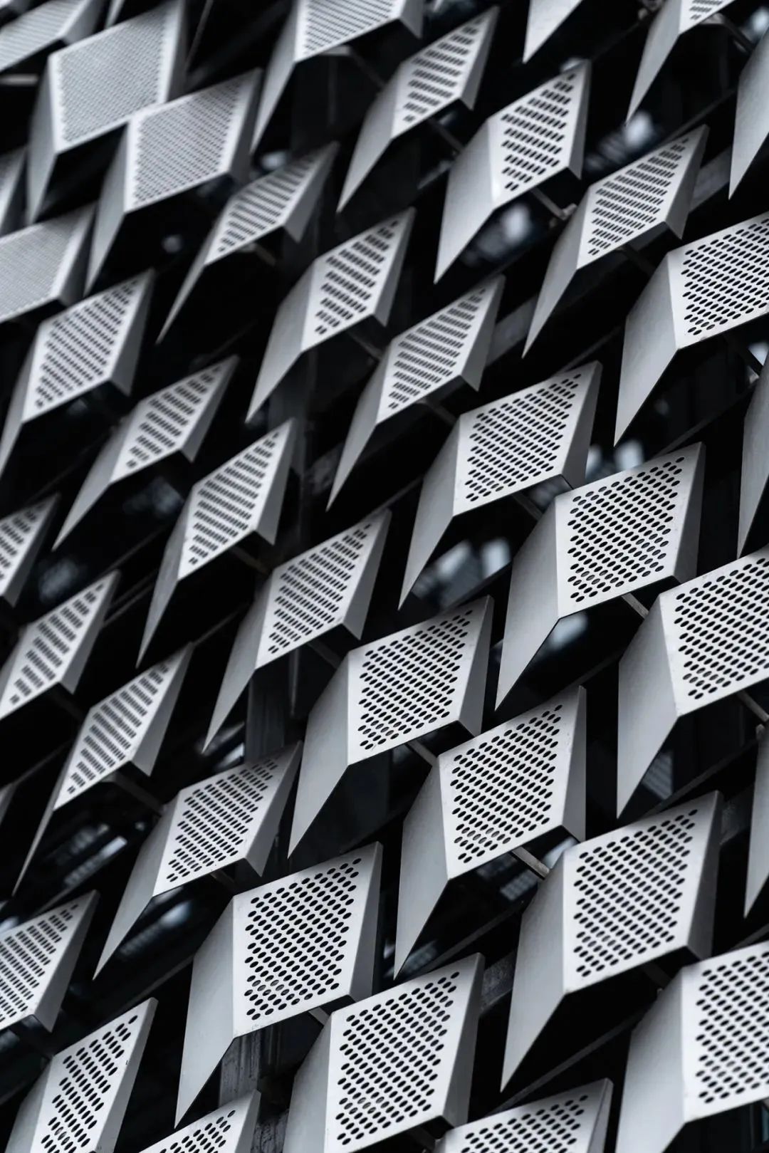 什么是铝单板？ ​产品特性、规格及分类