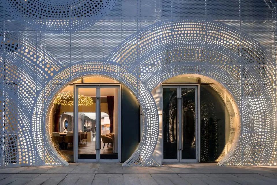 2023吸金门头这样装，想不火都难！铝板颜值高又环保