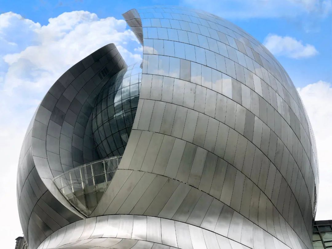 什么是双曲铝单板​？