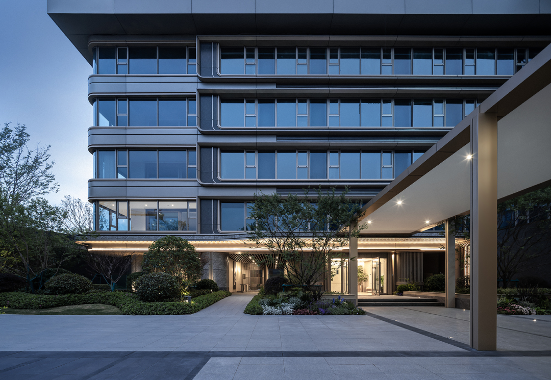 通过案例解析—为什么越来越多的人选择铝板作为幕墙装饰材料？