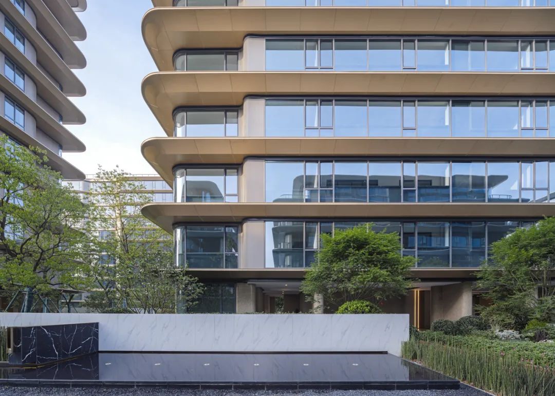 住宅立面：“玻璃幕墙、高级感”的几种做法（一）。